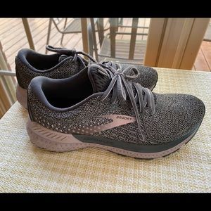 Brooks Adrenaline 21 Size 7.5